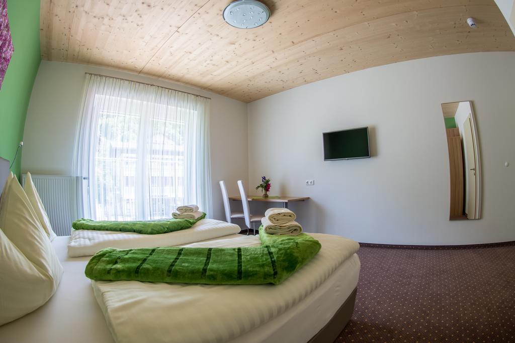 Gästehaus Krappinger/Pizzeria Mamma Mia Ossiach Zimmer foto
