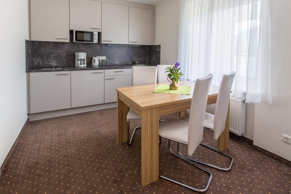 Gästehaus Krappinger/Pizzeria Mamma Mia Ossiach Zimmer foto