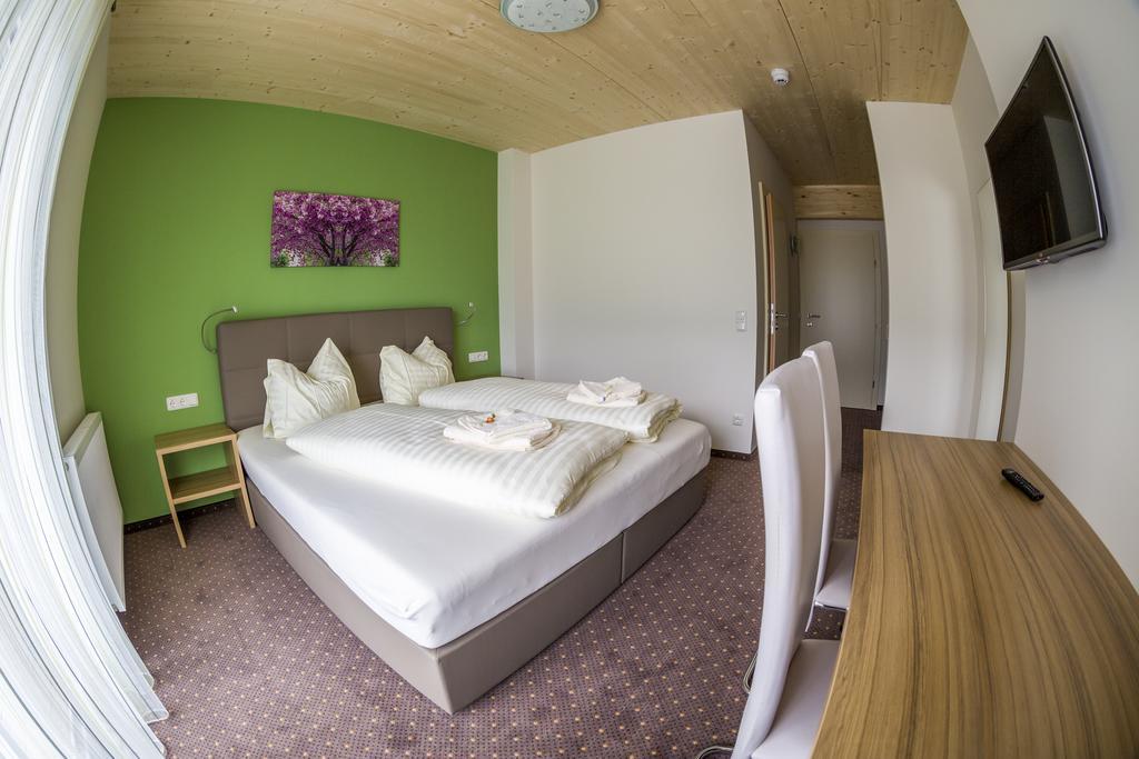 Gästehaus Krappinger/Pizzeria Mamma Mia Ossiach Zimmer foto